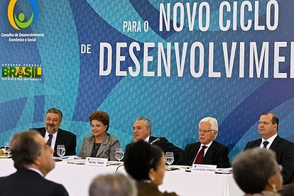 Dilma Rousseff, Michel Temer, e Antonio Palocci durante a 37ª reunião do CDES 1