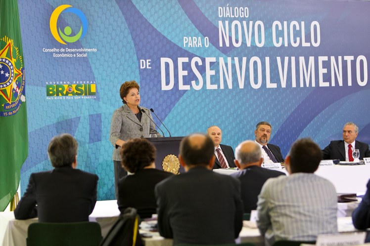 Presidenta Dilma Rousseff discursa durante a 37ª reunião do CDES 5