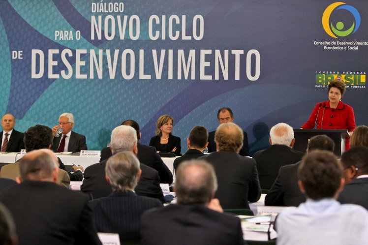 Dilma Rousseff discursa durante a 38ª Reunião do Conselho de Desenvolvimento Econômico e Social (CDES)