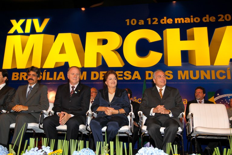 Presidenta Dilma e o vice-presidente Michel Temer participam da abertura da XIV Marcha a Brasília