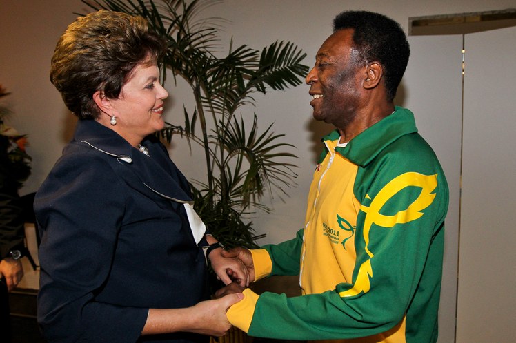 Dilma Rousseff cumprimenta Pelé 1