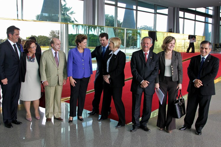Presidenta com senadores do Partido Progressista (PP), após almoço 2