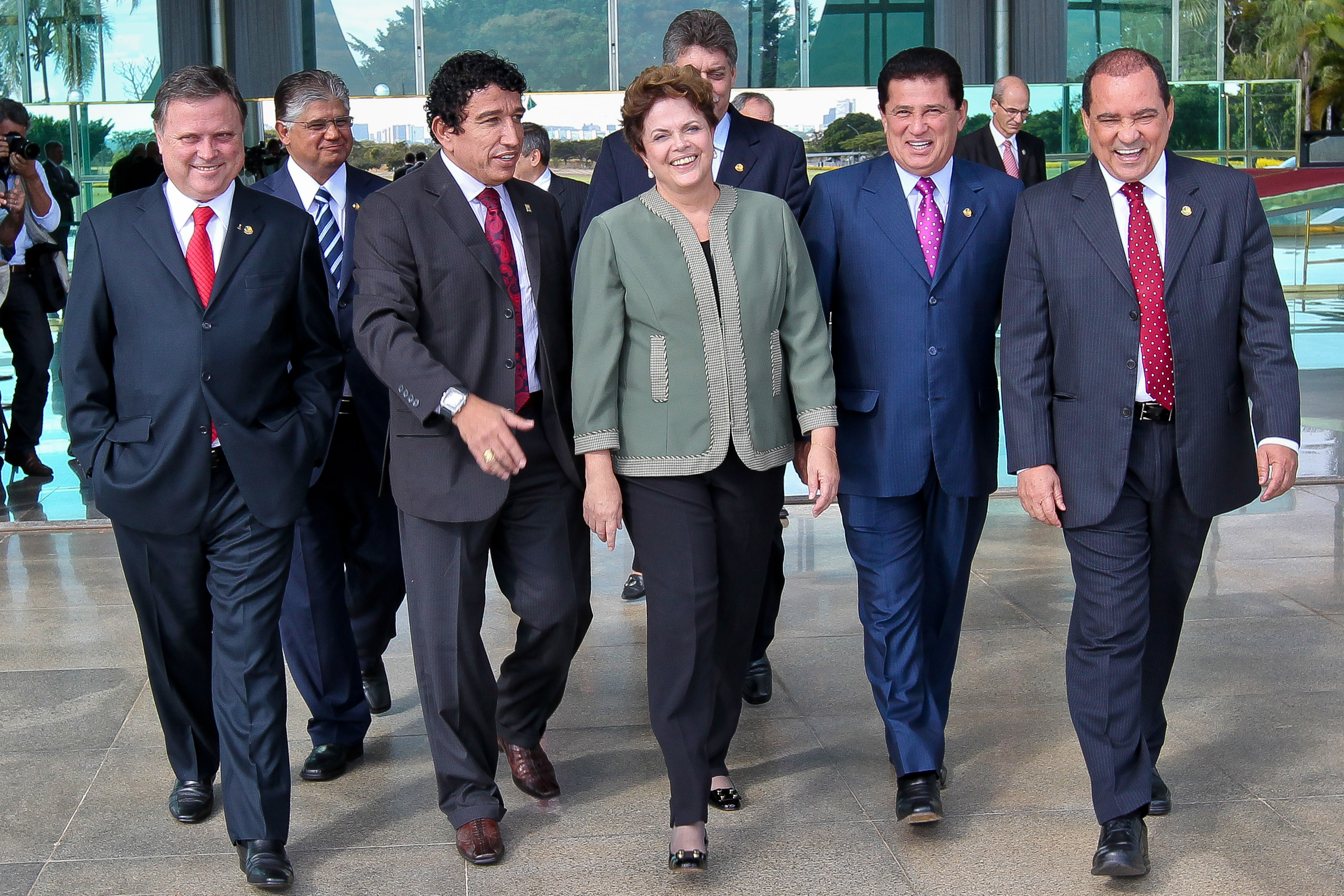 Dilma com senadores do Partido da República após almoço no Palácio da Alvorada  3