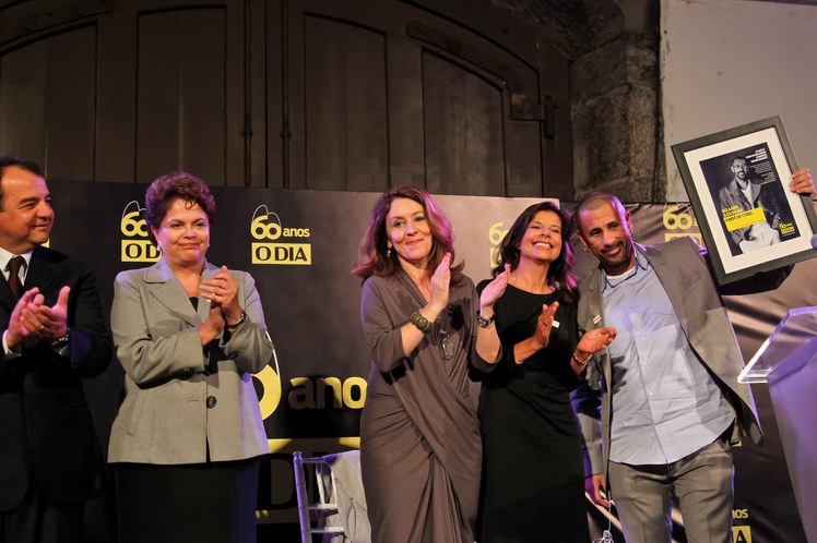 Dilma Rousseff durante homenagem ao coordenador executivo do AfroReggae