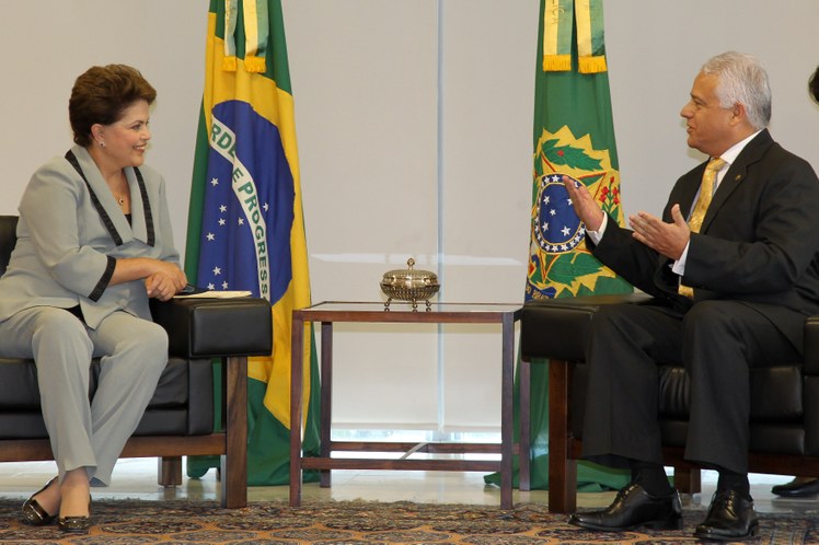 Dilma Rousseff conversa com o embaixador da Costa Rica, Víctor Monge Chacón 3