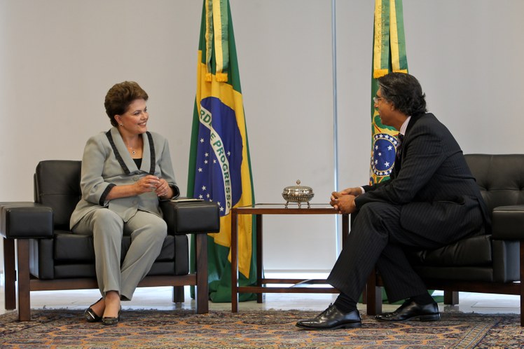 Presidenta Dilma Rousseff e o embaixador do Canadá, Jamal Khokhar 4