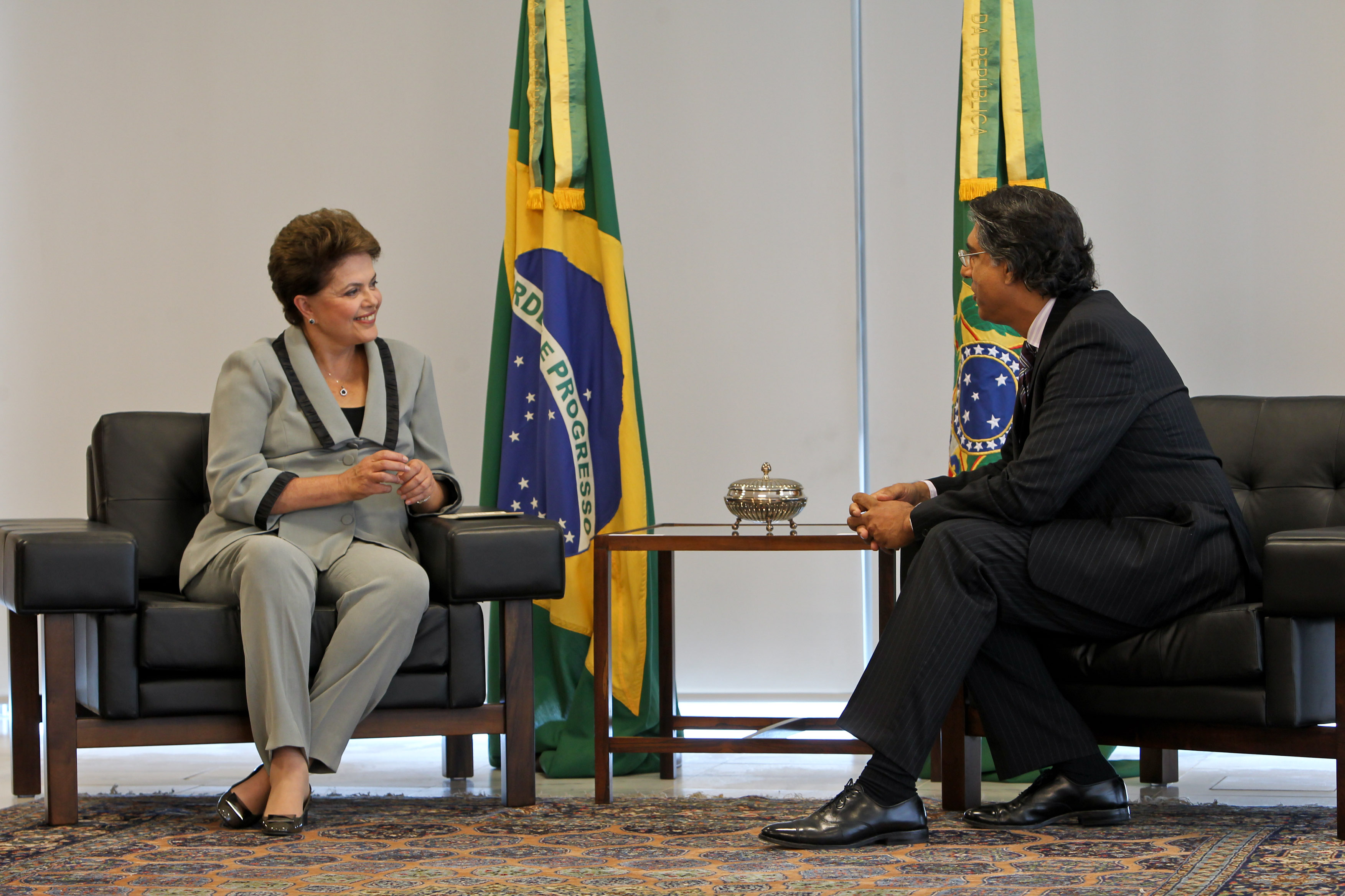 Presidenta Dilma Rousseff e o embaixador do Canadá, Jamal Khokhar 4
