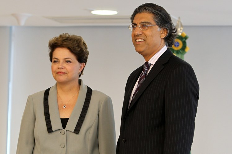 Presidenta Dilma Rousseff e o embaixador do Canadá, Jamal Khokhar 1