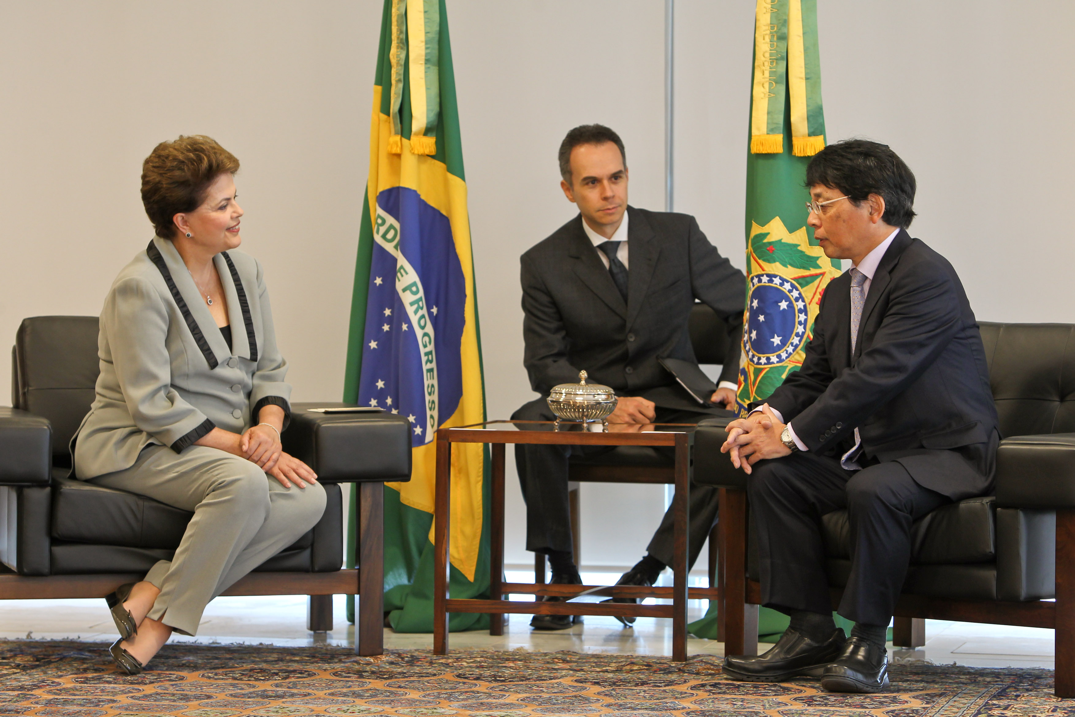 Presidenta Dilma Rousseff e o embaixador do Japão, Akira Miwa 2