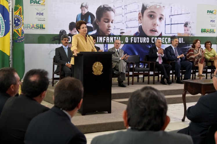 Presidenta discursa na cerimônia de assinatura de termos de compromisso para o ProInfância 1