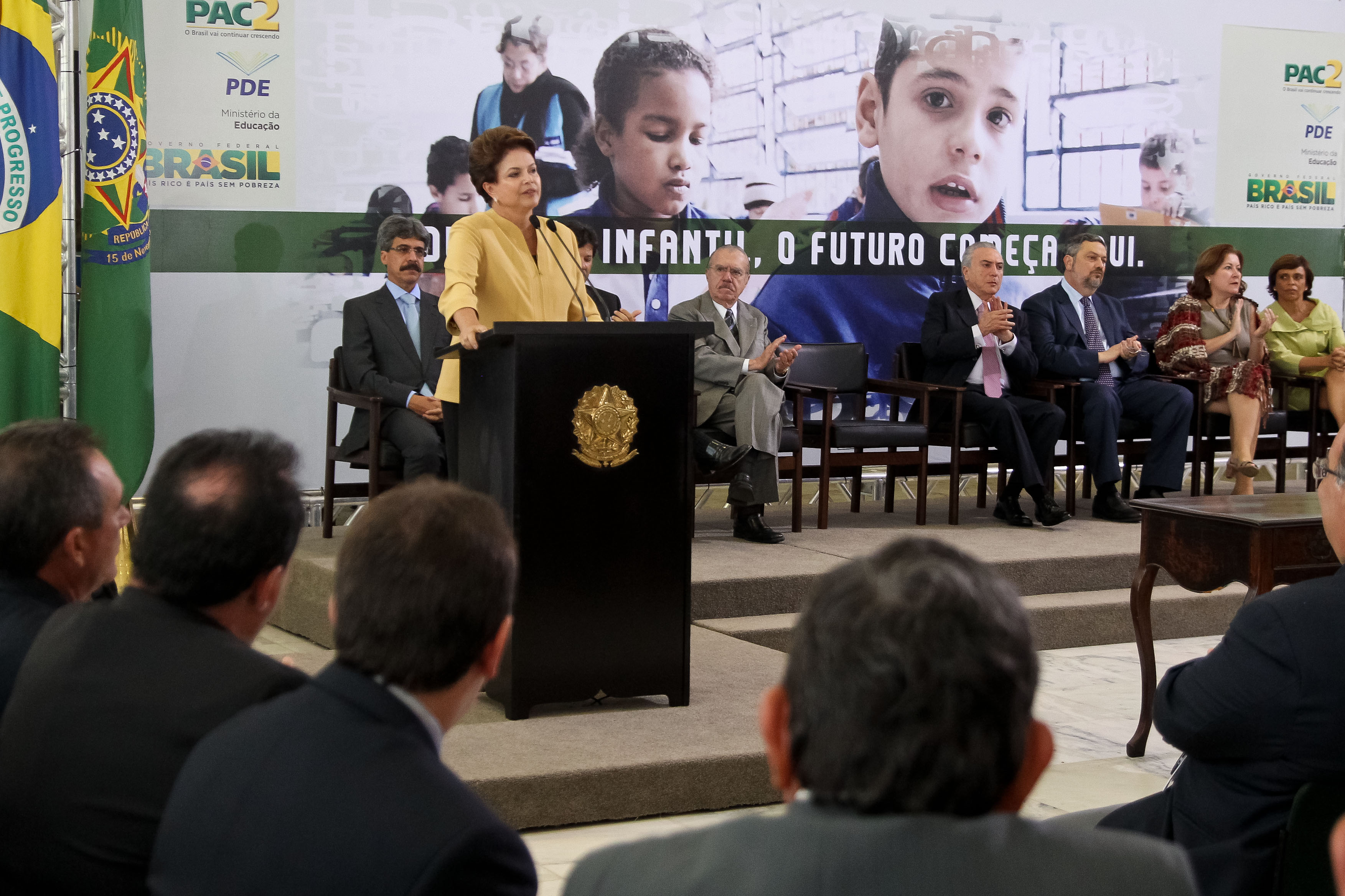 Presidenta discursa na cerimônia de assinatura de termos de compromisso para o ProInfância 1