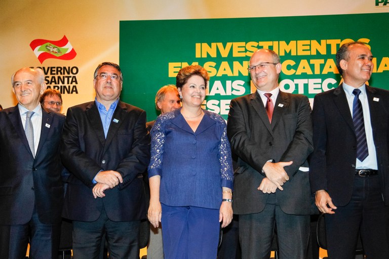 Assinatura de contratos de financiamento entre o Banco do Brasil e o estado de Santa Catarina e de dragagem do Porto de Imbituba - 03