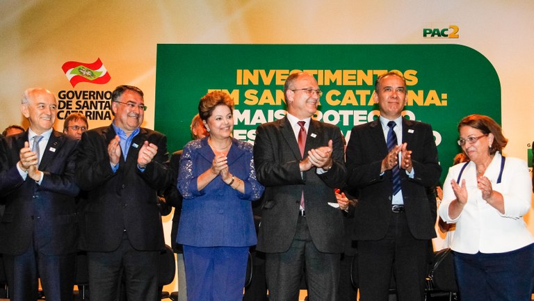 Assinatura de contratos de financiamento entre o Banco do Brasil e o estado de Santa Catarina e de dragagem do Porto de Imbituba - 04