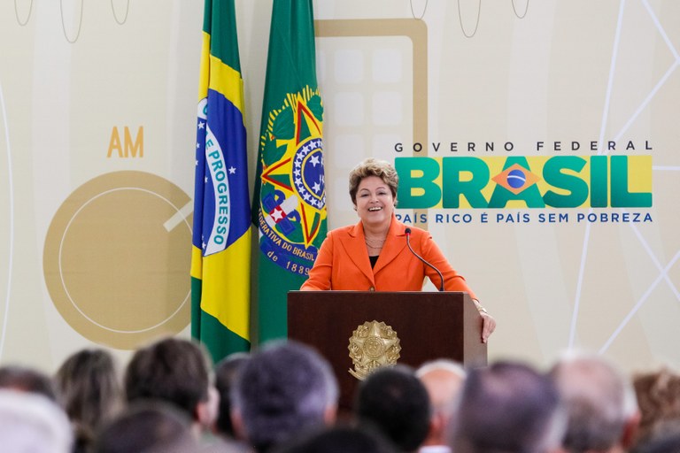 Assinatura de decreto de adaptação das rádios AM para FM - 05