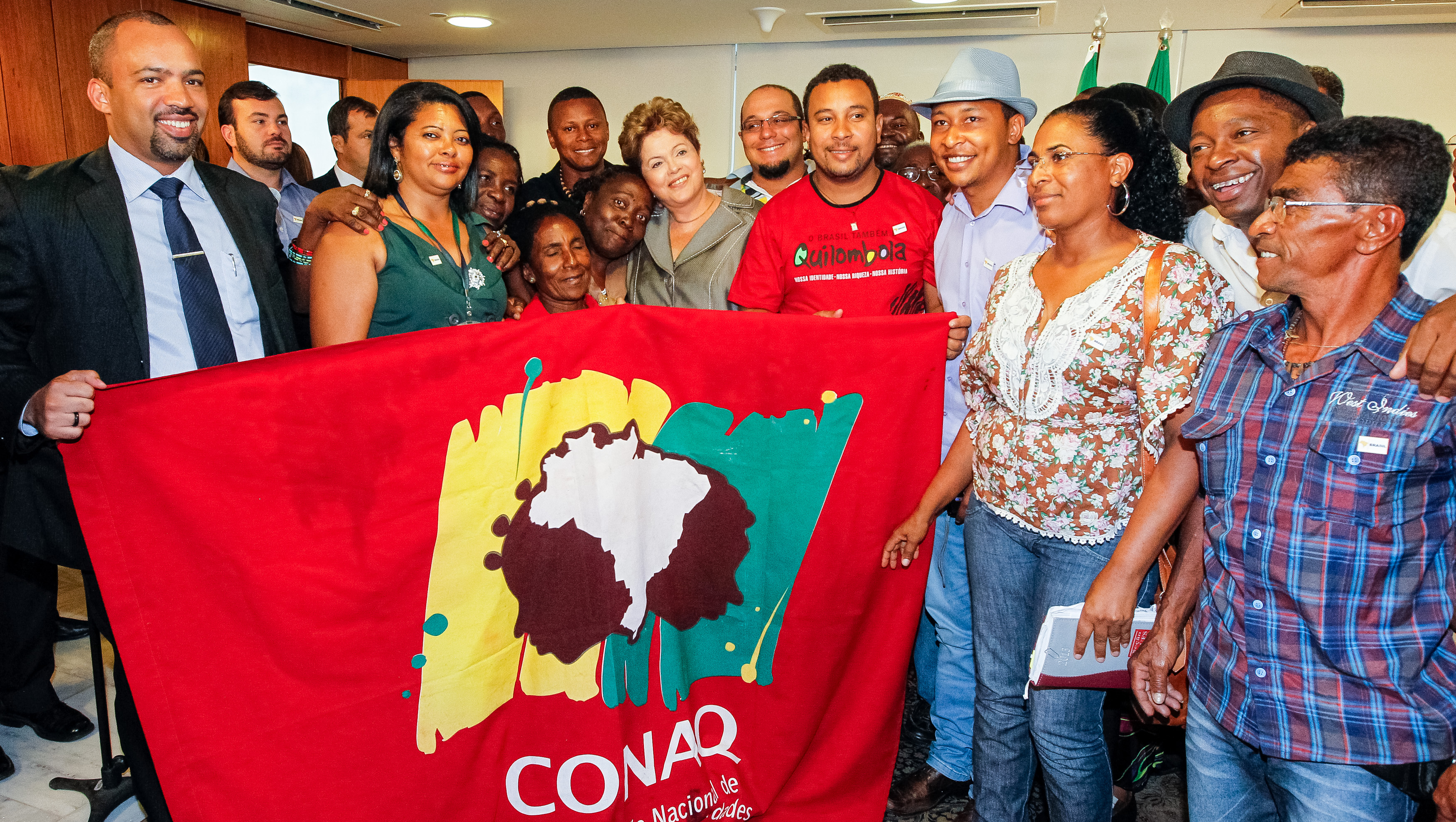 Assinatura de Decretos de Desapropriação e Imissão de posse para as Comunidades Quilombolas - 02