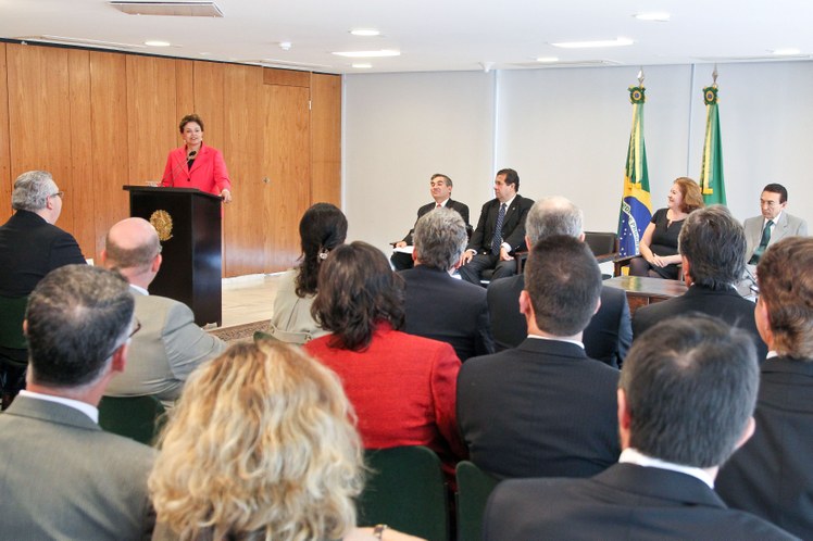 Presidenta Dilma discursa durante ato de assinatura para Conselhos de Administração 1