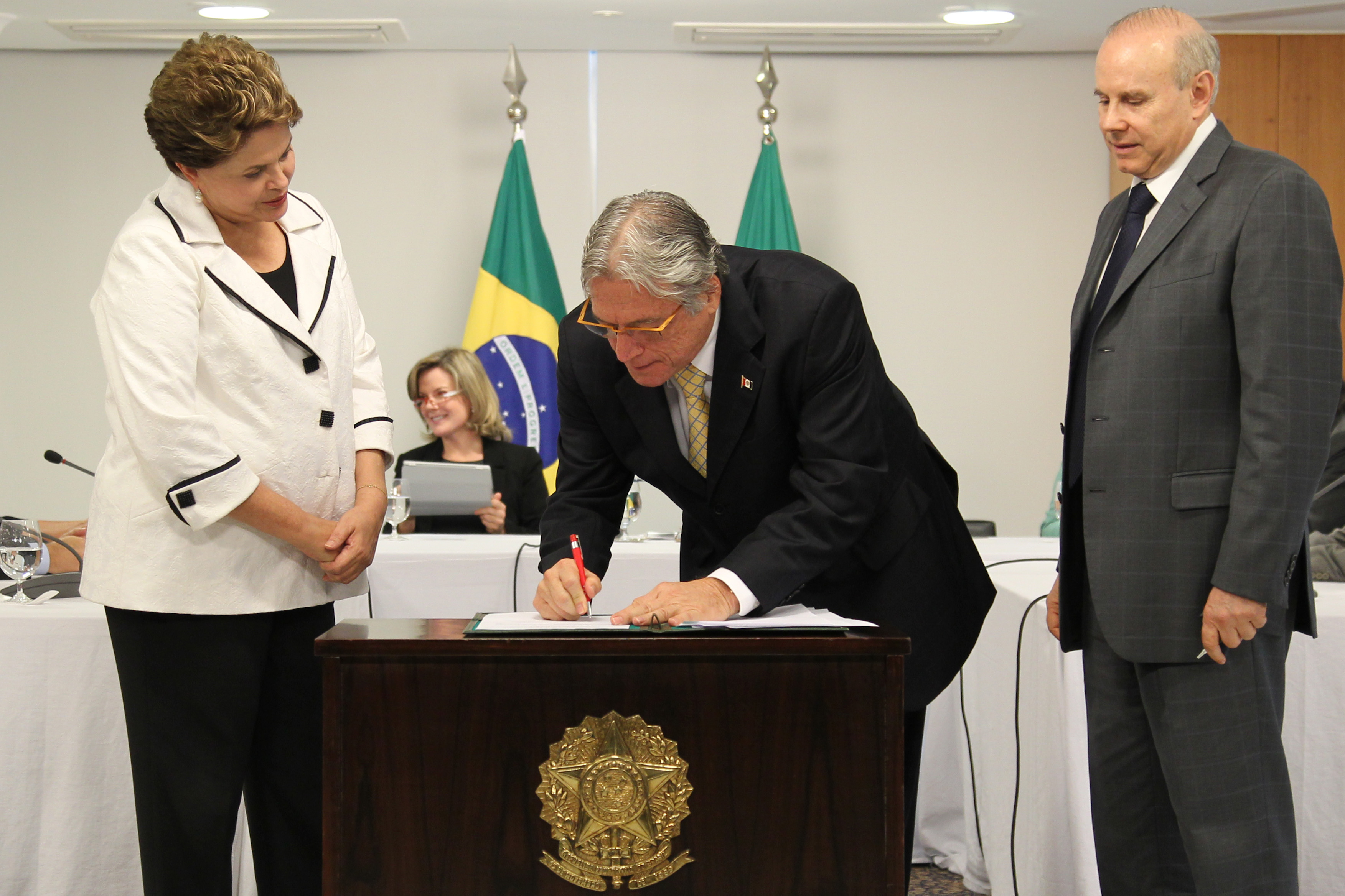 Assinatura de termo de entendimento para ampliação de crédito fiscal dos estados de AL, MA, MG, PR, RJ, RS e SP - 18