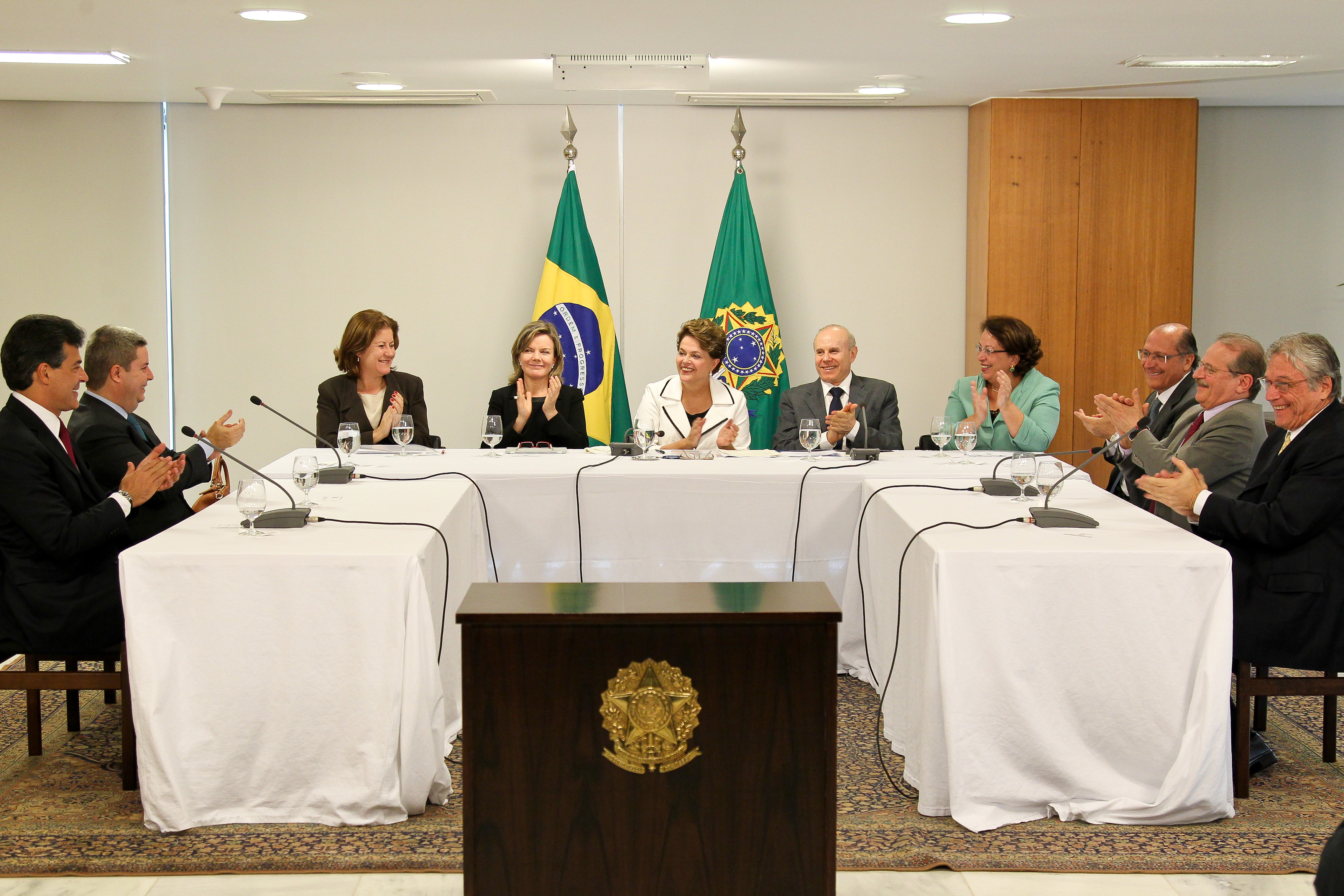 Assinatura de termo de entendimento para ampliação de crédito fiscal dos estados de AL, MA, MG, PR, RJ, RS e SP - 20