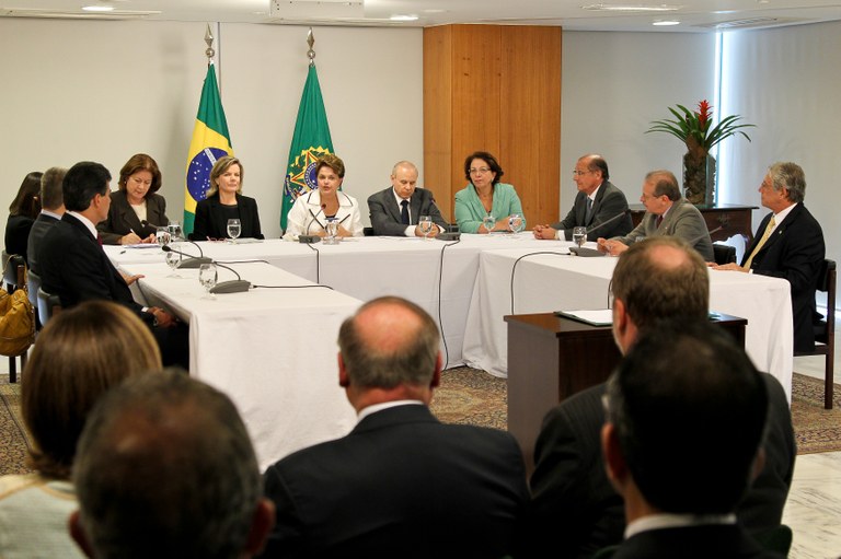 Assinatura de termo de entendimento para ampliação de crédito fiscal dos estados de AL, MA, MG, PR, RJ, RS e SP - 3