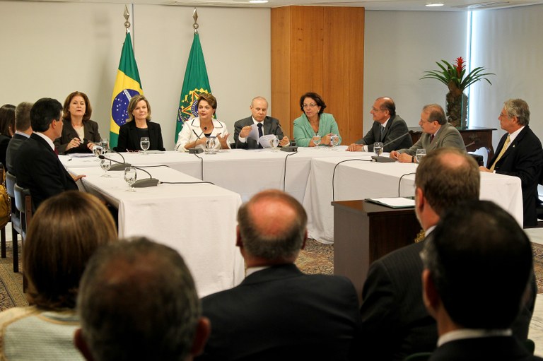 Assinatura de termo de entendimento para ampliação de crédito fiscal dos estados de AL, MA, MG, PR, RJ, RS e SP - 4