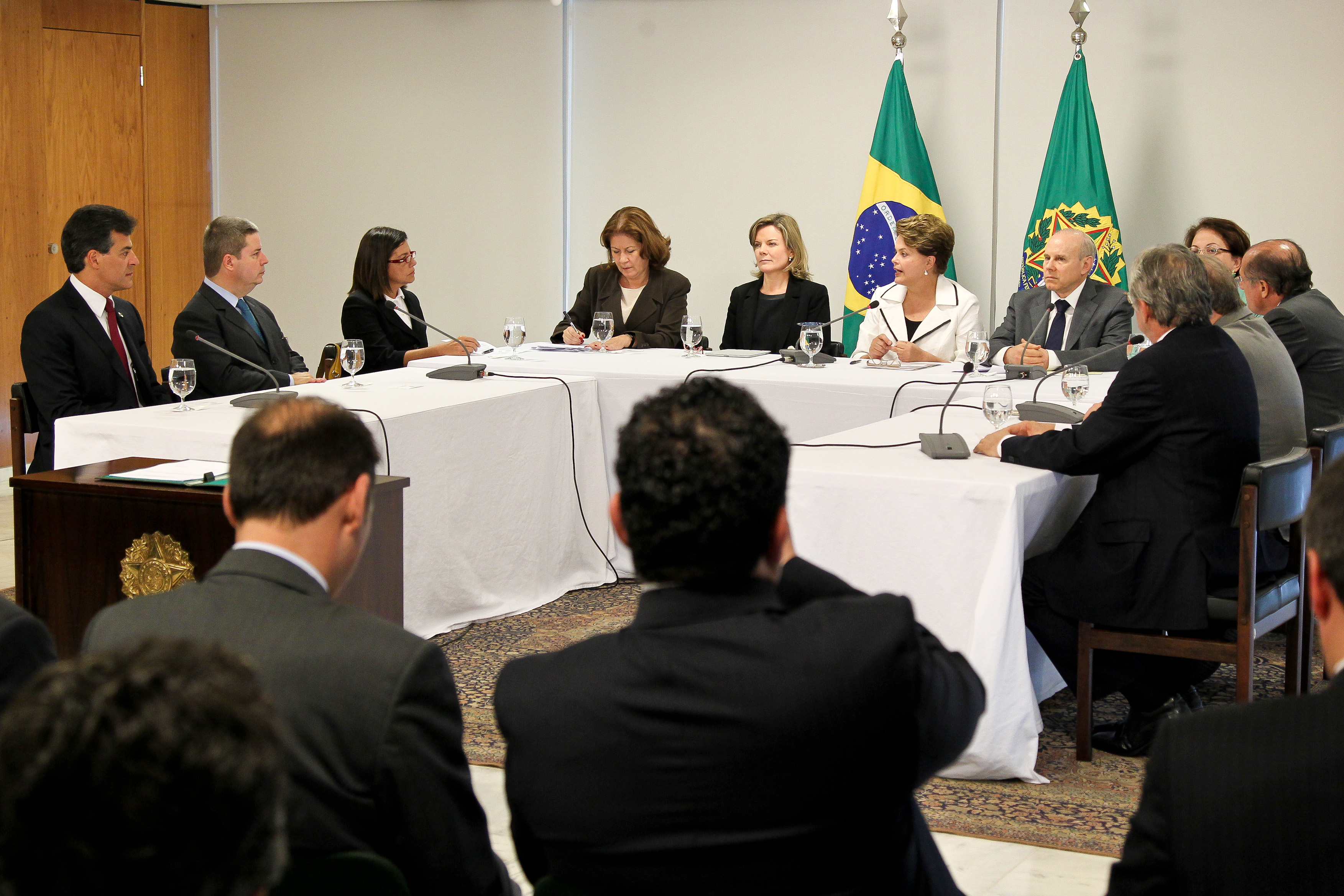 Assinatura de termo de entendimento para ampliação de crédito fiscal dos estados de AL, MA, MG, PR, RJ, RS e SP - 5