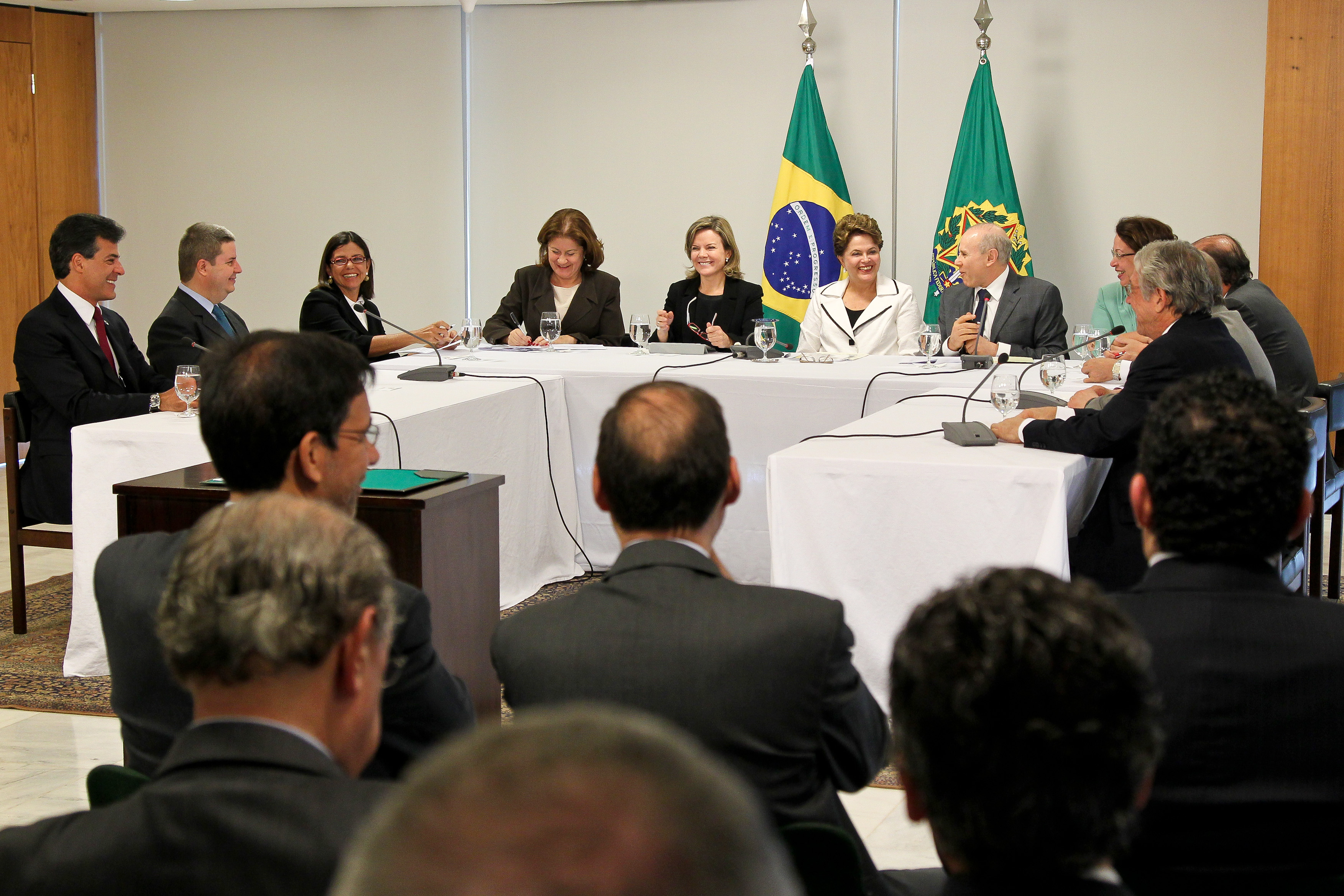 Assinatura de termo de entendimento para ampliação de crédito fiscal dos estados de AL, MA, MG, PR, RJ, RS e SP - 6