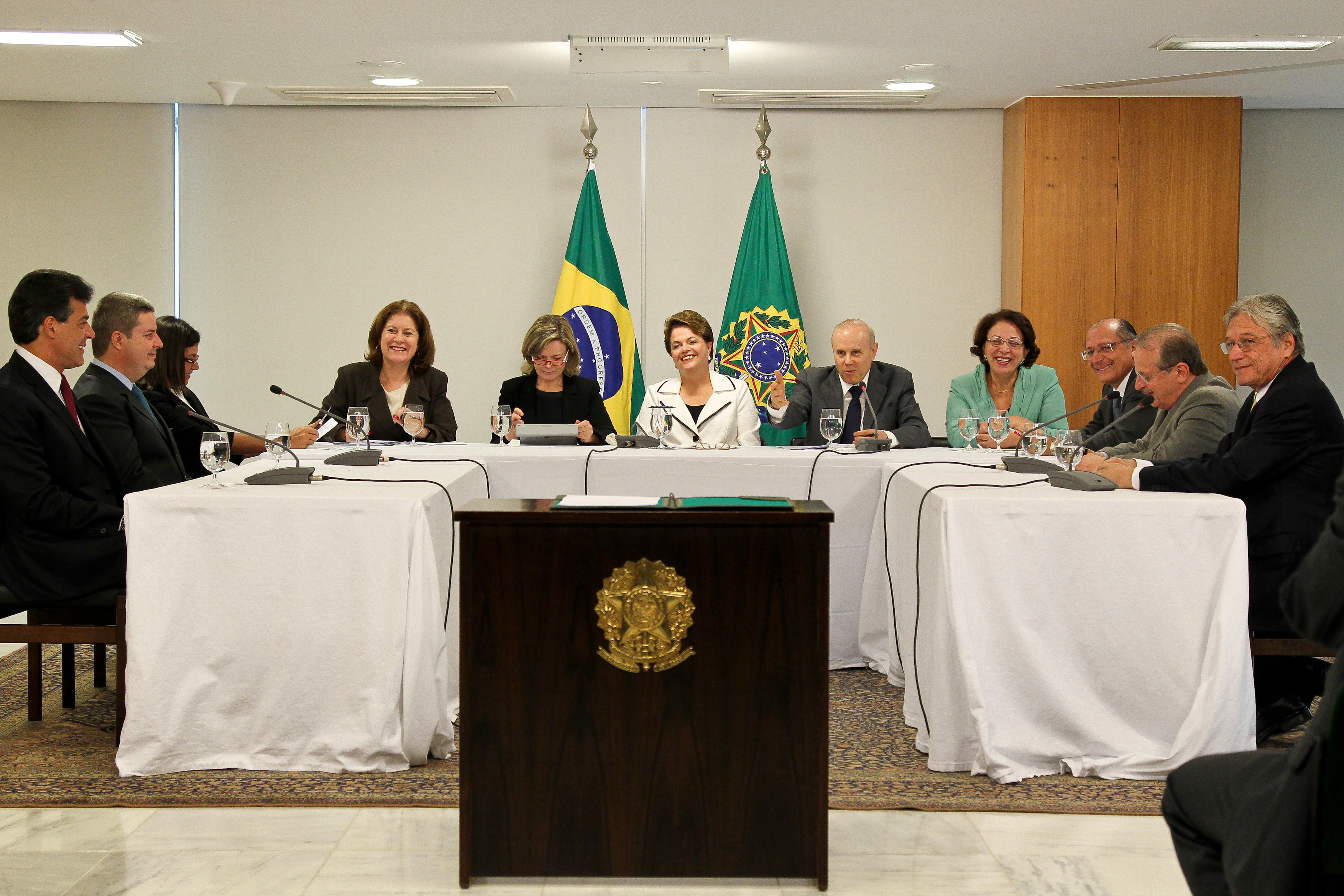 Assinatura de termo de entendimento para ampliação de crédito fiscal dos estados de AL, MA, MG, PR, RJ, RS e SP - 7