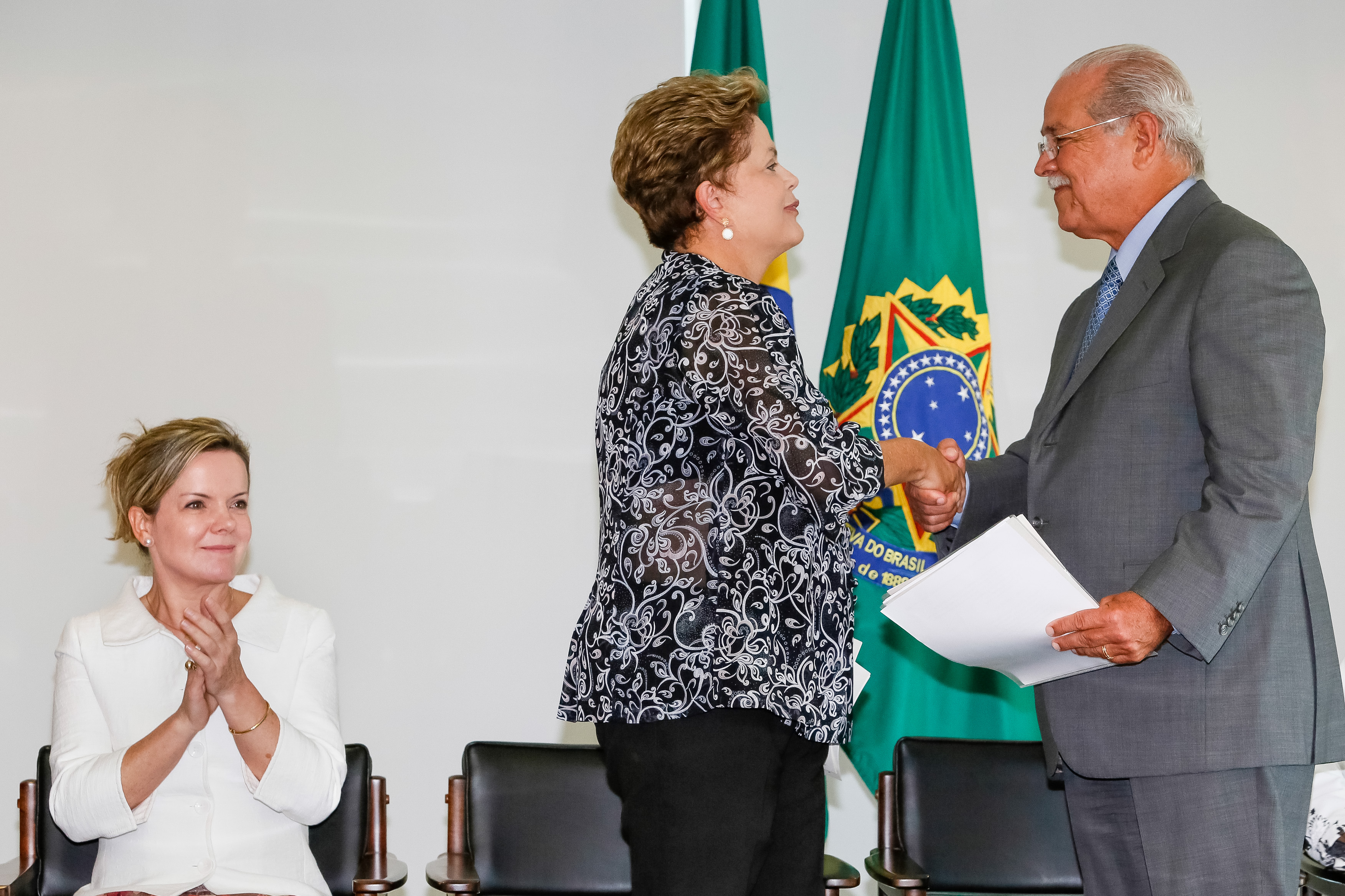 Contrato de Concessão das BR 060/153/262 - 01