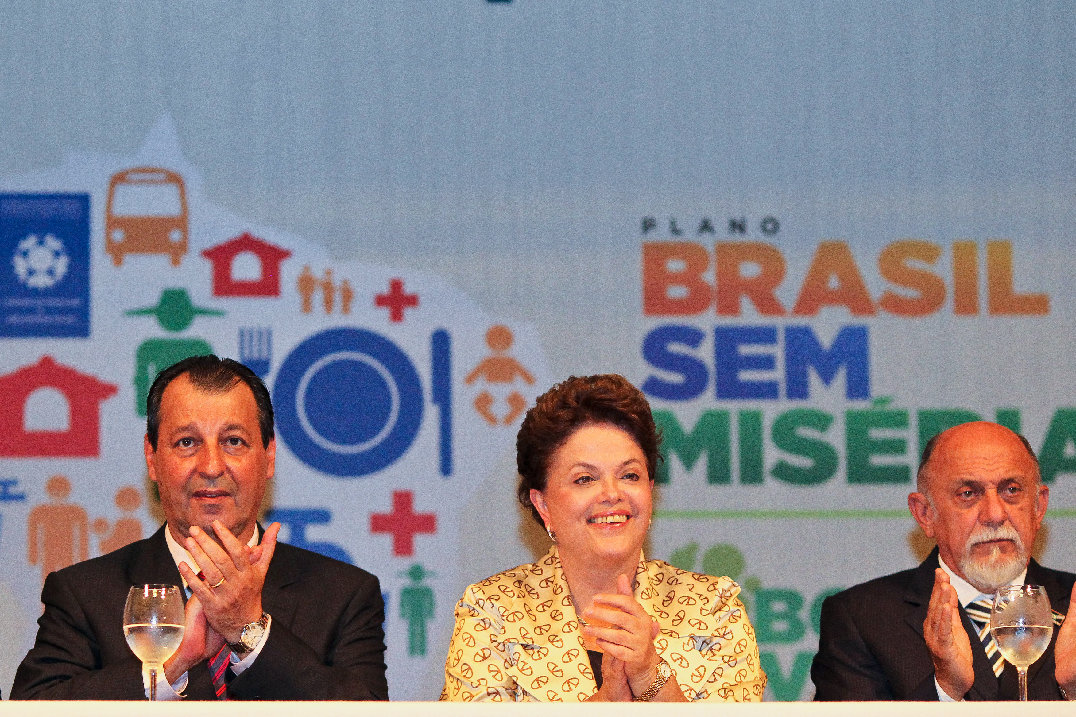 Cerimônia de Assinatura do termo de pactuação do Plano Brasil sem Miséria com os Governadores do Norte - 4