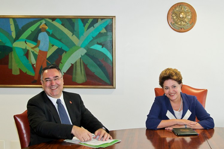 Dilma Rousseff recebe no Palácio do Planalto o governador de Santa Catarina