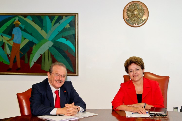 Dilma Rousseff e o governador do Rio Grande do Sul, Tarso Genro, durante encontro