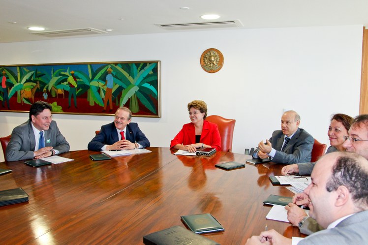 Dilma Rousseff recebe no Palácio do Planalto o governador do Rio Grande do Sul