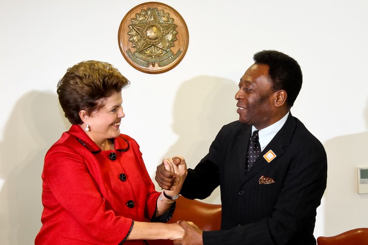 Dilma Rousseff cumprimenta Pelé 1