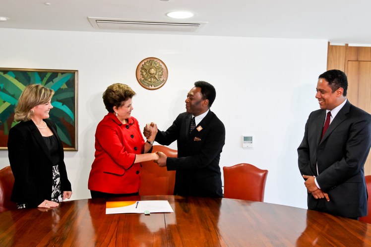 Dilma Rousseff cumprimenta Pelé 2