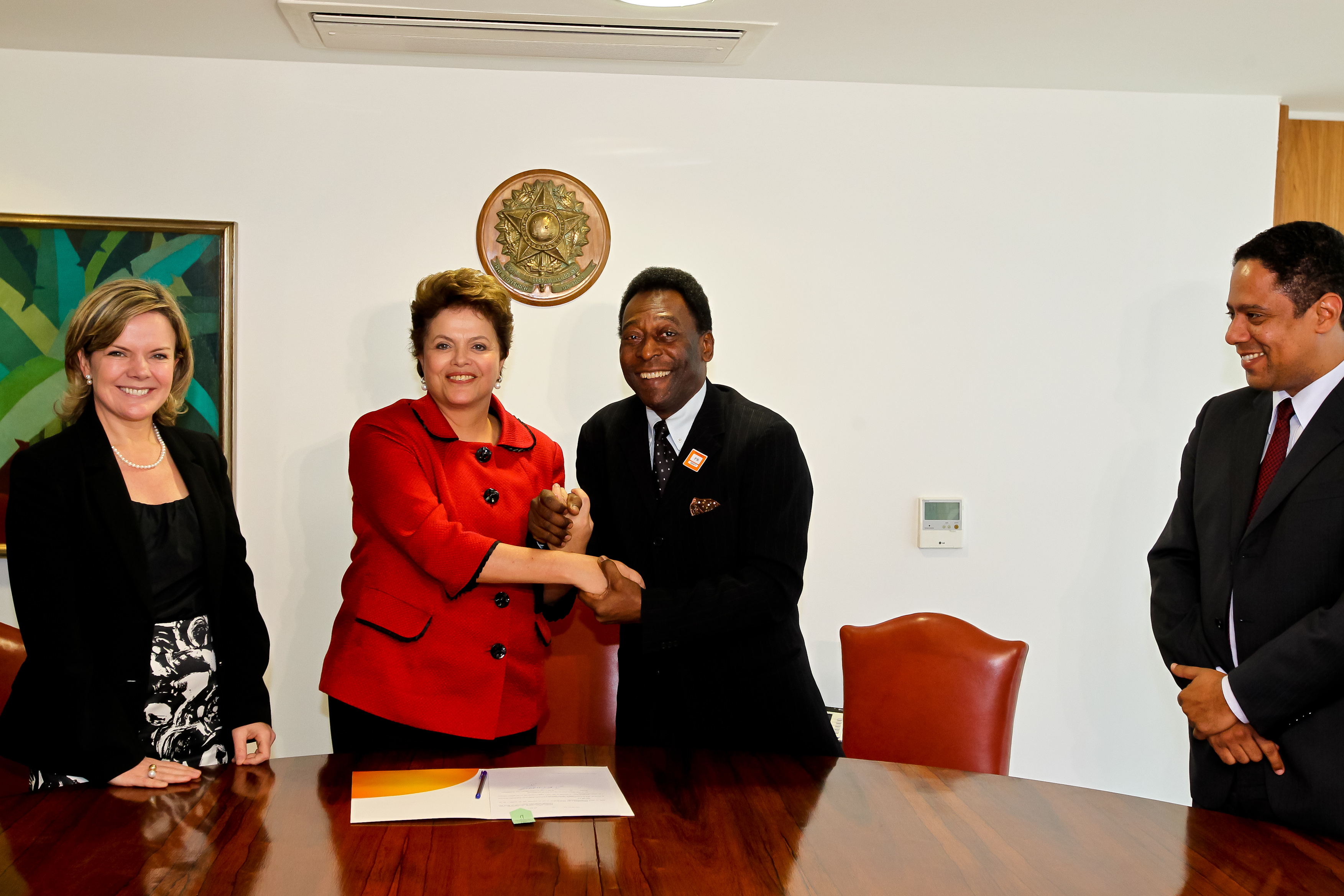 Dilma Rousseff cumprimenta Pelé 3