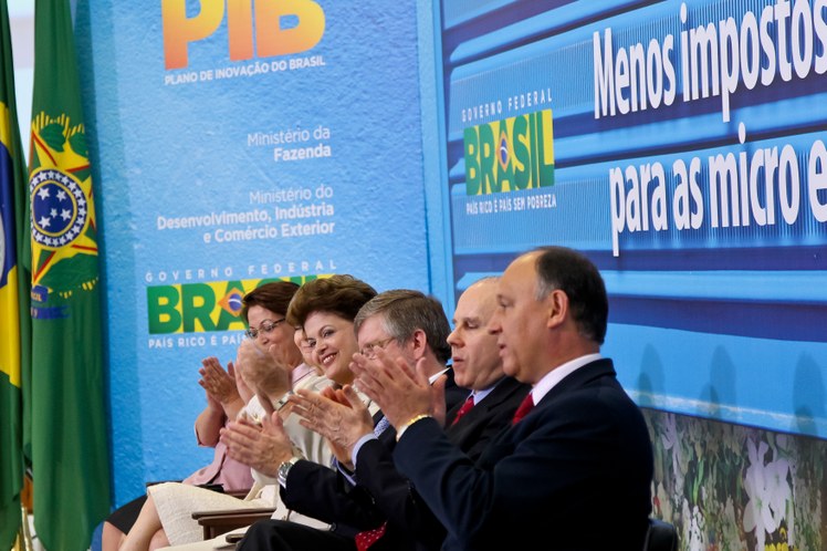 Dilma durante cerimônia de anúncio de novas medidas para micro e pequenas empresas