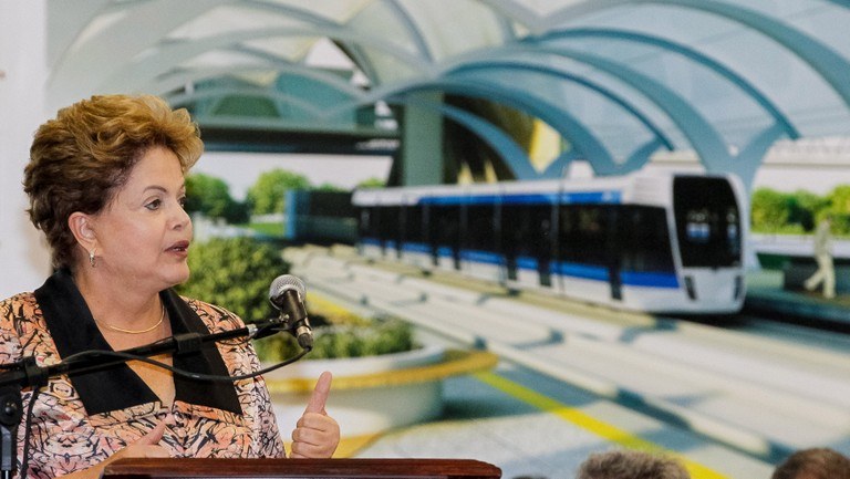 Cerimônia de anúncio de investimentos do PAC Mobilidade Urbana e assinatura dos contratos de metrô e de corredores Cerimônia de anúncio de investimentos do PAC Mobilidade Urbana e assinatura dos contratos de metrô e de corredores