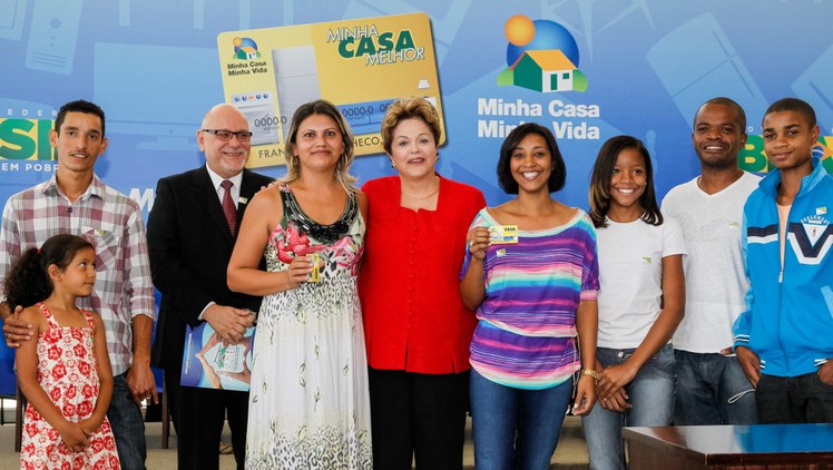 Cerimônia de anúncio de linha de financiamento para aquisição de móveis e eletrodomésticos aos beneficiários do programa Minha Casa, Minha Vida - 03