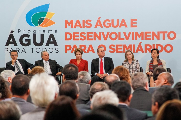 Cerimônia de assinatura de termos de compromisso do Programa Água para Todos com municípios do semiárido brasileiro - 01