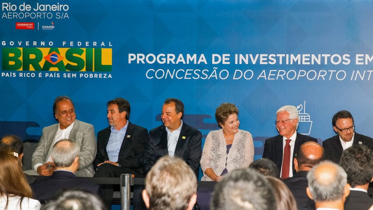 Cerimônia de assinatura do contrato de concessão do Aeroporto Internacional Antônio Carlos Jobim - Galeão - 01