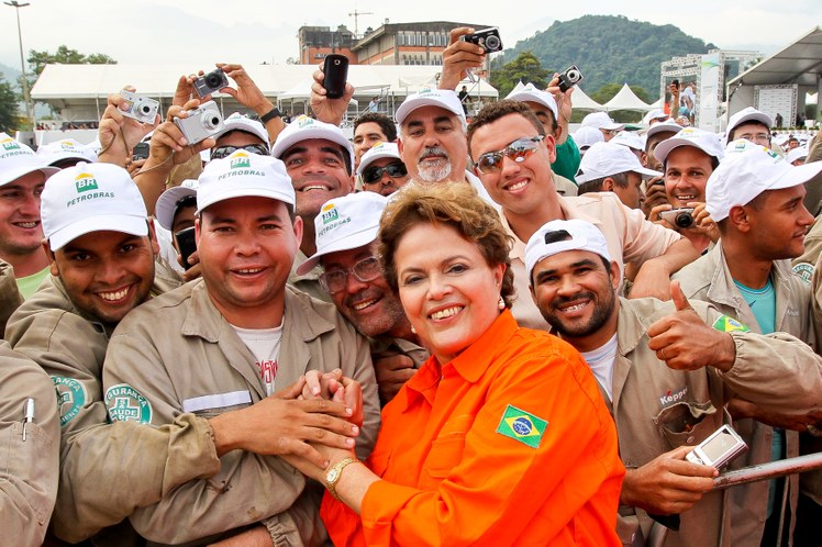 Dilma durante cerimônia de batismo Plataforma P-56 8