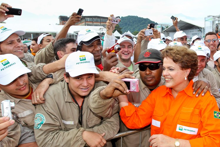 Dilma durante cerimônia de batismo Plataforma P-56 7