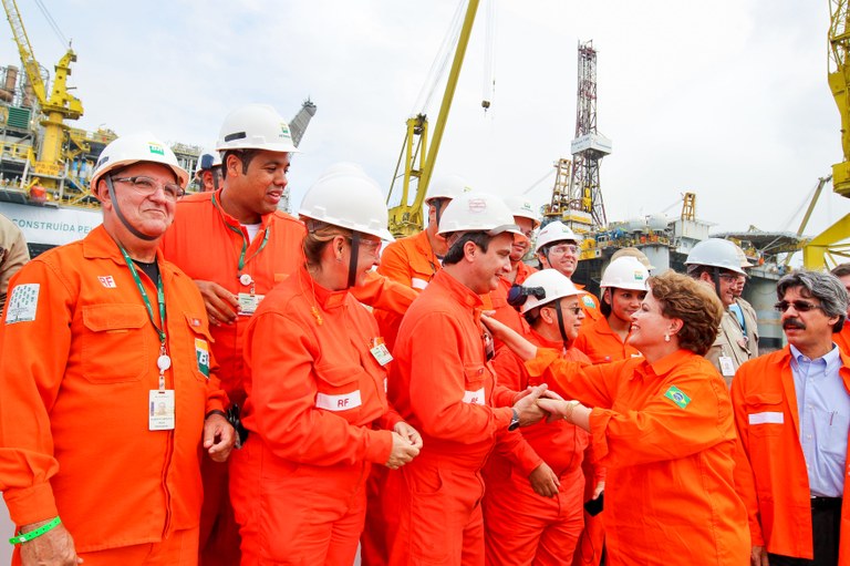 Dilma durante cerimônia de batismo  Plataforma P-56 5