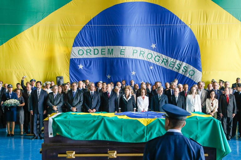 Cerimônia de chegada a Brasília dos restos mortais do Presidente João Goulart - 01
