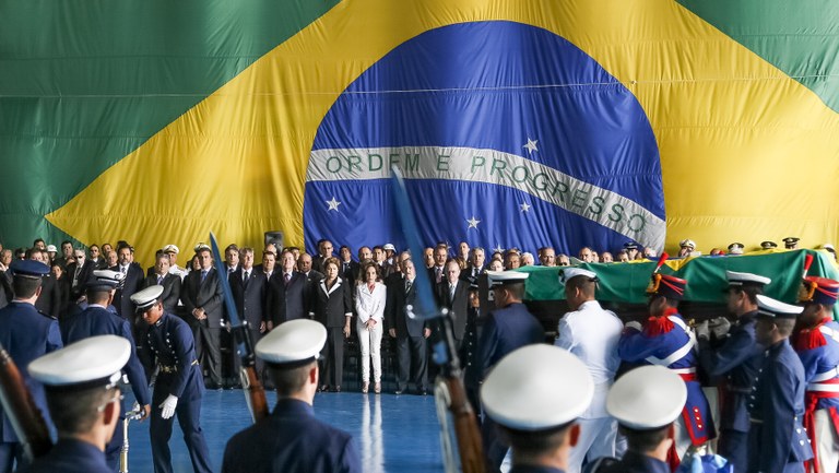 Cerimônia de chegada a Brasília dos restos mortais do Presidente João Goulart - 02