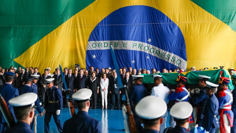 Cerimônia de chegada a Brasília dos restos mortais do Presidente João Goulart - 03