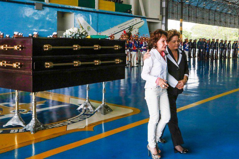 Cerimônia de chegada a Brasília dos restos mortais do Presidente João Goulart - 09