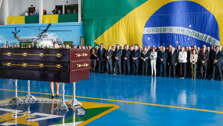 Cerimônia de chegada a Brasília dos restos mortais do Presidente João Goulart - 12