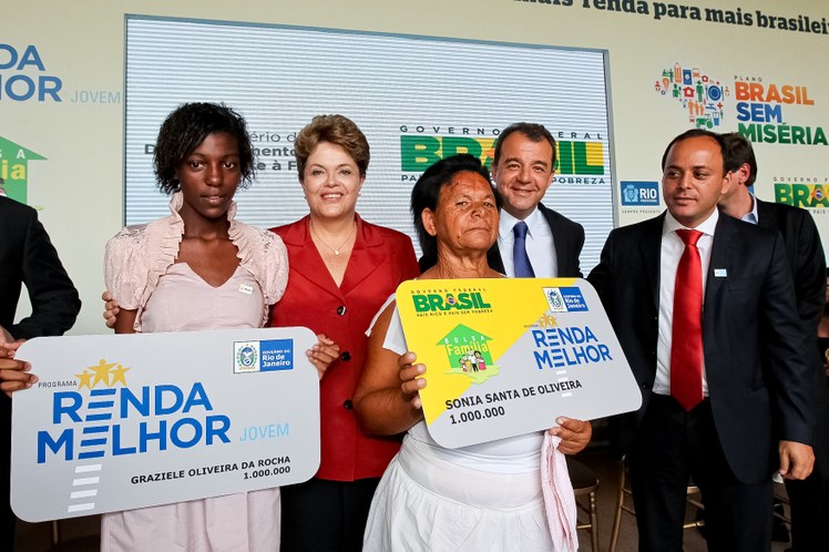 Cerimônia de comemoração de 1 milhão e meio de beneficiados pelo Plano Brasil sem Miséria - 02