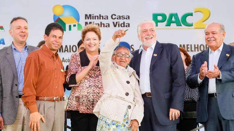 Cerimônia de entrega de 1.740 unidades habitacionais dos Residenciais Acácia, Ipê, Pau Brasil e Jequibitá